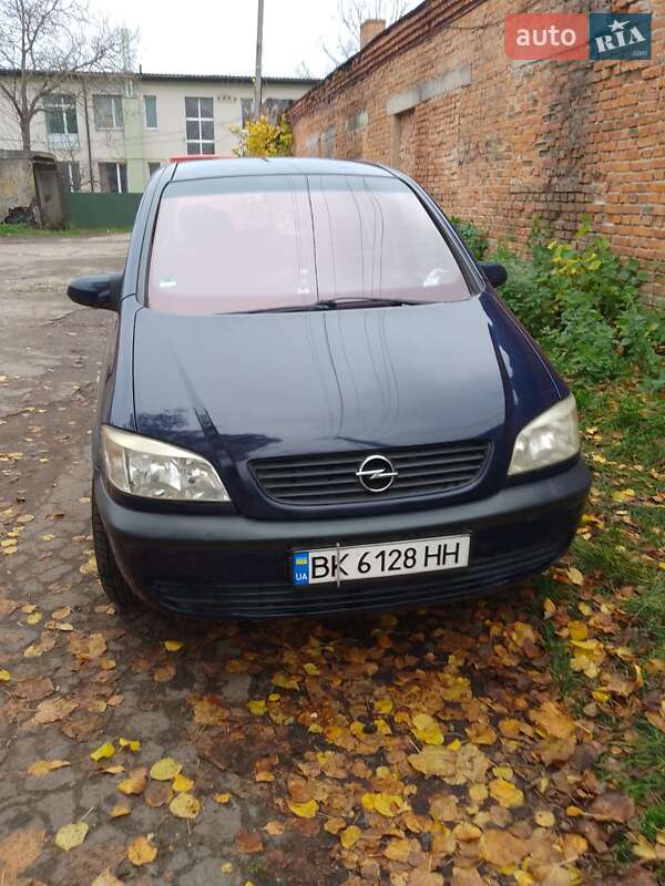 Мінівен Opel Zafira 2001 в Рівному