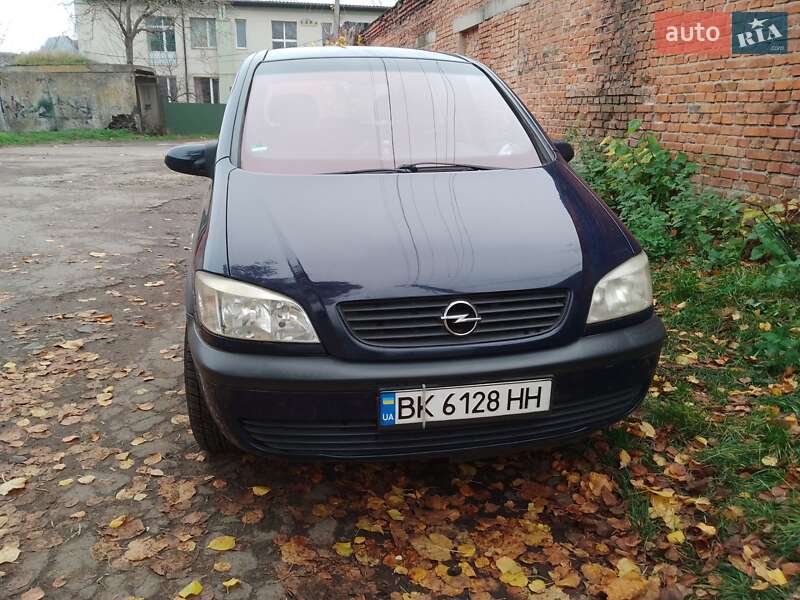 Мінівен Opel Zafira 2001 в Рівному