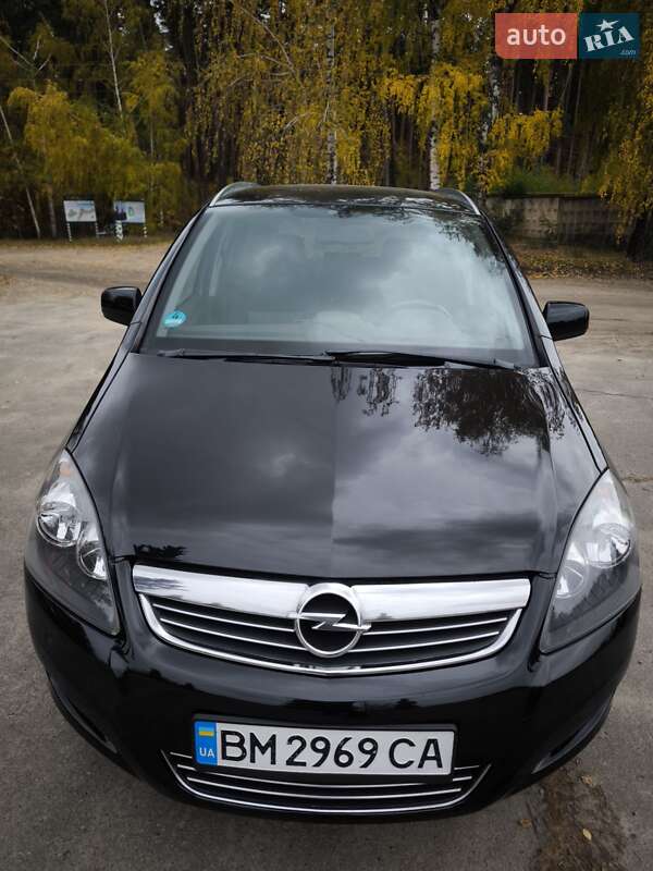 Мінівен Opel Zafira 2010 в Охтирці