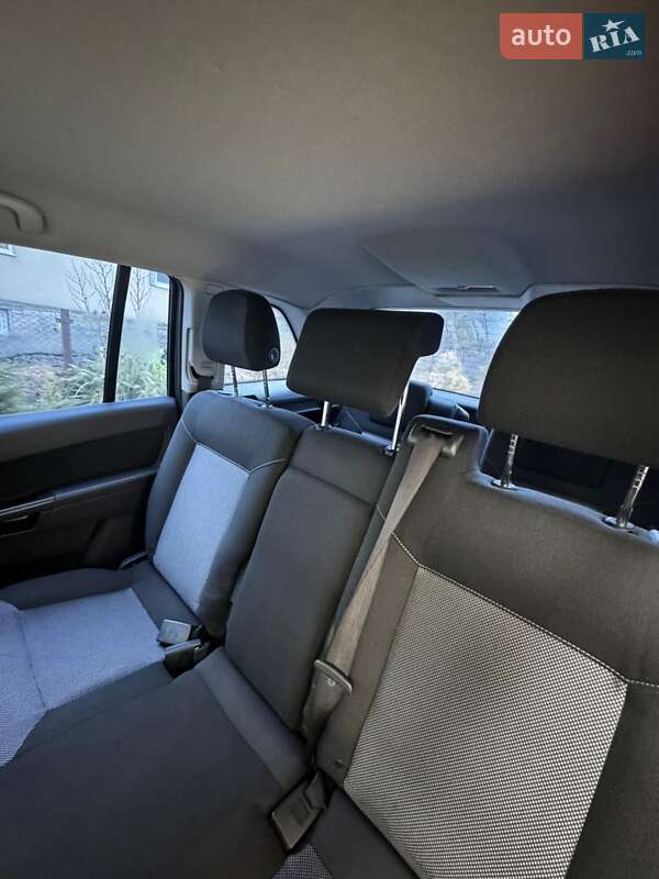 Мінівен Opel Zafira 2011 в Почаєві