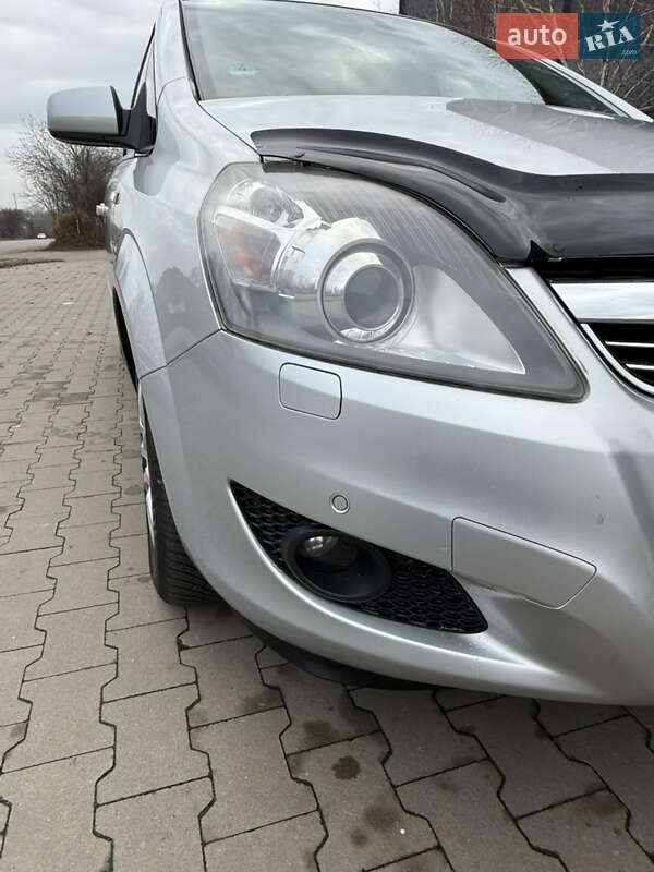 Минивэн Opel Zafira 2011 в Белой Церкви