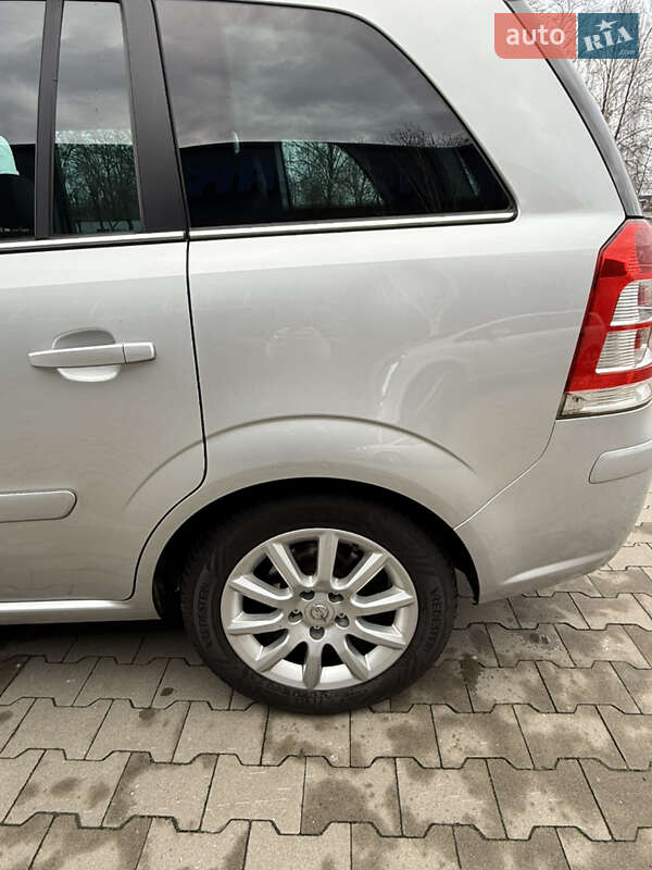 Минивэн Opel Zafira 2011 в Белой Церкви