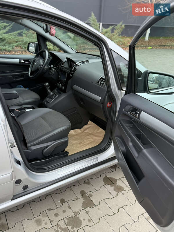 Минивэн Opel Zafira 2011 в Белой Церкви