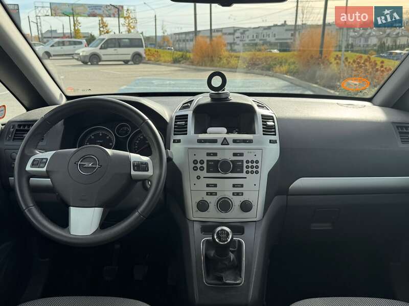 Минивэн Opel Zafira 2013 в Львове