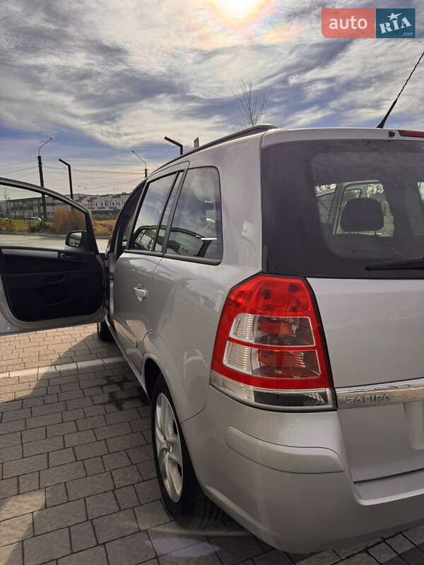 Минивэн Opel Zafira 2013 в Львове
