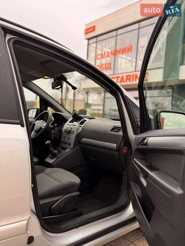 Минивэн Opel Zafira 2013 в Львове