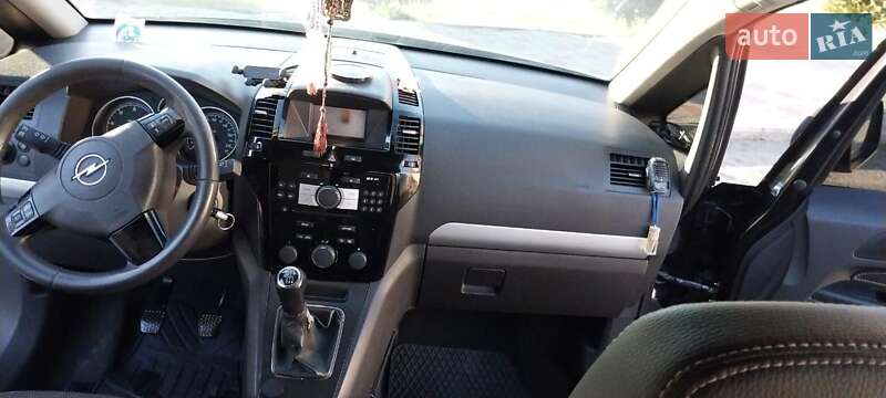 Минивэн Opel Zafira 2009 в Галиче