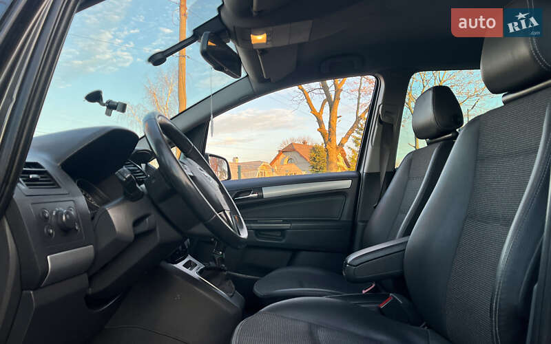 Минивэн Opel Zafira 2010 в Коломые