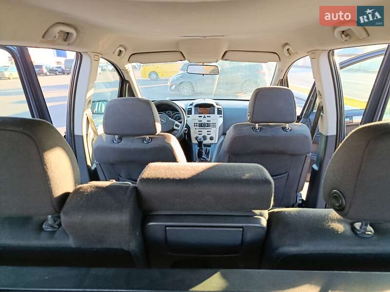 Минивэн Opel Zafira 2008 в Луцке