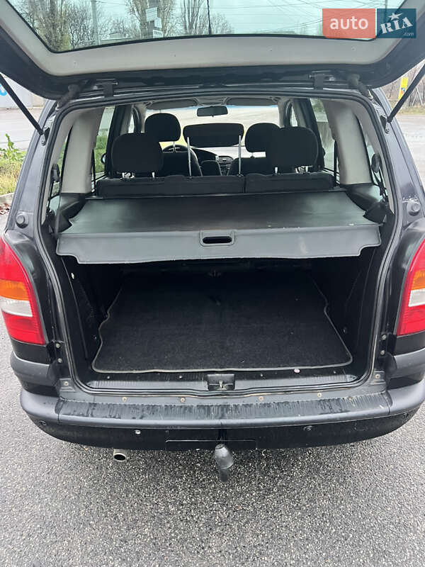 Минивэн Opel Zafira 2002 в Днепре