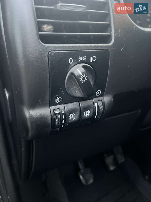 Минивэн Opel Zafira 2002 в Днепре