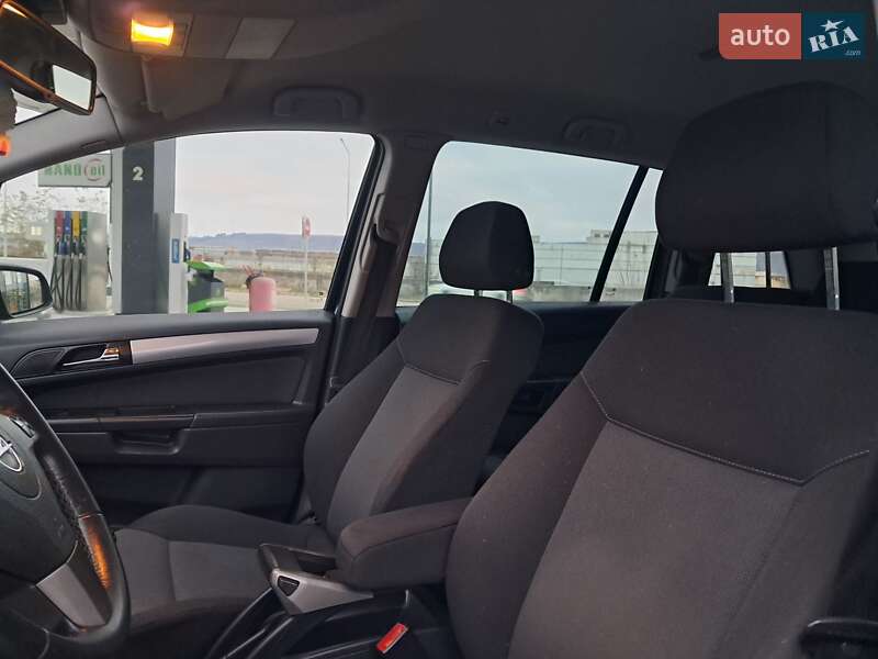 Минивэн Opel Zafira 2006 в Могилев-Подольске фото 60 Минивэн Opel Zafira 2006 в Могилев-Подольске