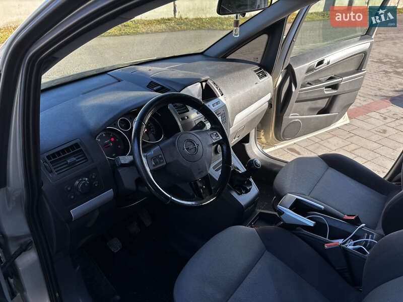 Минивэн Opel Zafira 2006 в Стрые
