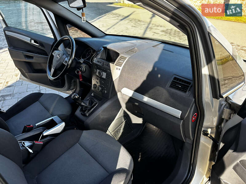 Минивэн Opel Zafira 2006 в Стрые