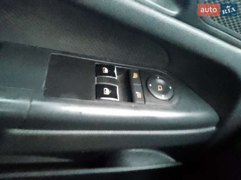 Минивэн Opel Zafira 2006 в Ватутино