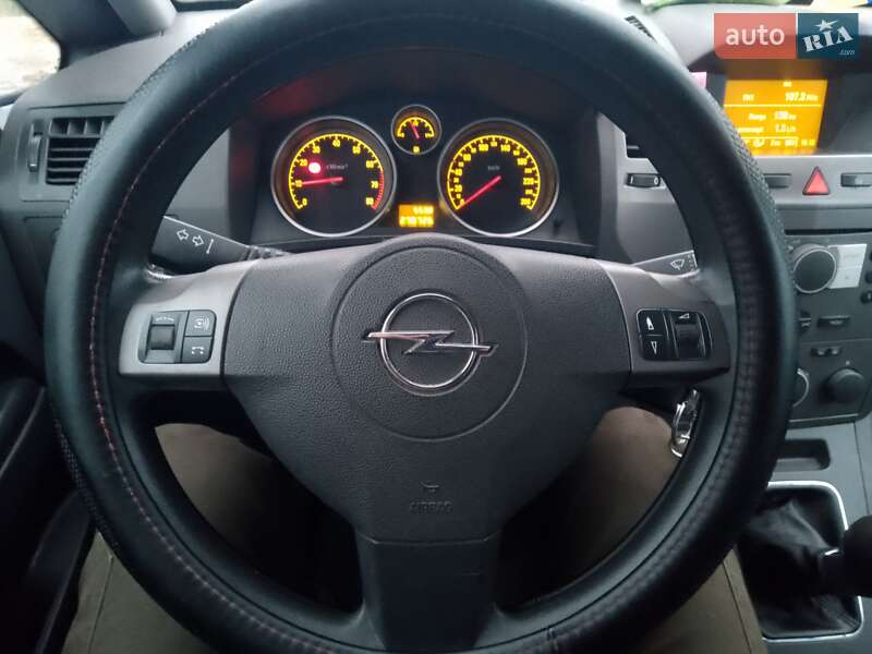 Минивэн Opel Zafira 2006 в Ватутино