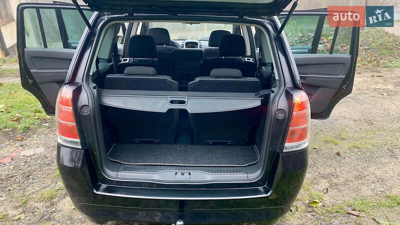 Минивэн Opel Zafira 2008 в Виннице