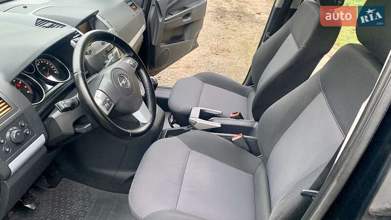 Минивэн Opel Zafira 2008 в Виннице