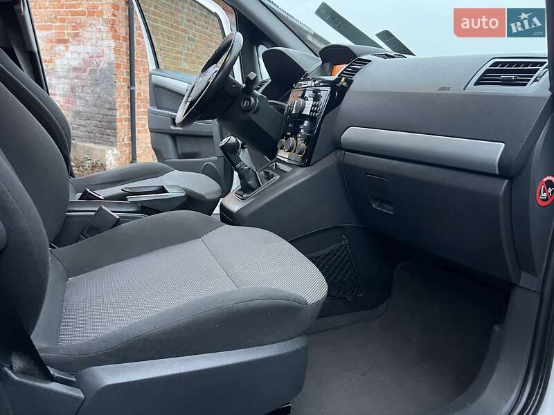 Минивэн Opel Zafira 2011 в Нежине