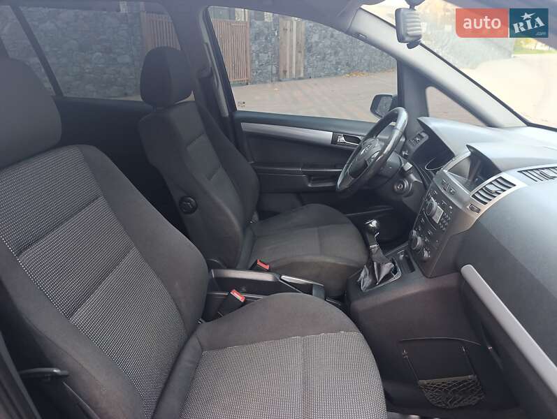 Минивэн Opel Zafira 2006 в Звягеле