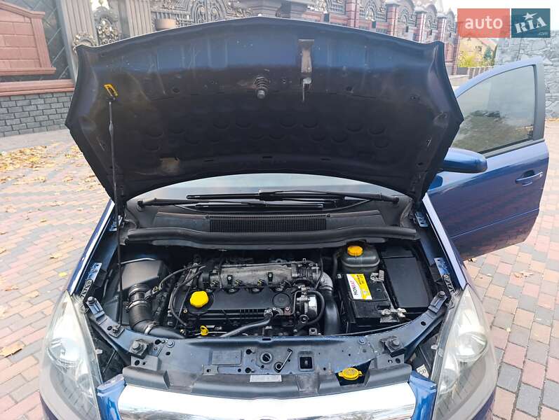 Минивэн Opel Zafira 2006 в Звягеле