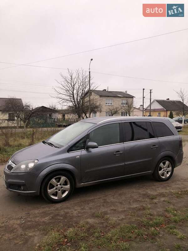 Минивэн Opel Zafira 2007 в Березному