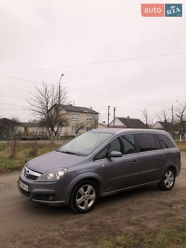 Минивэн Opel Zafira 2007 в Березному