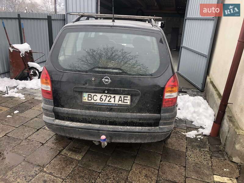 Минивэн Opel Zafira 2000 в Городке