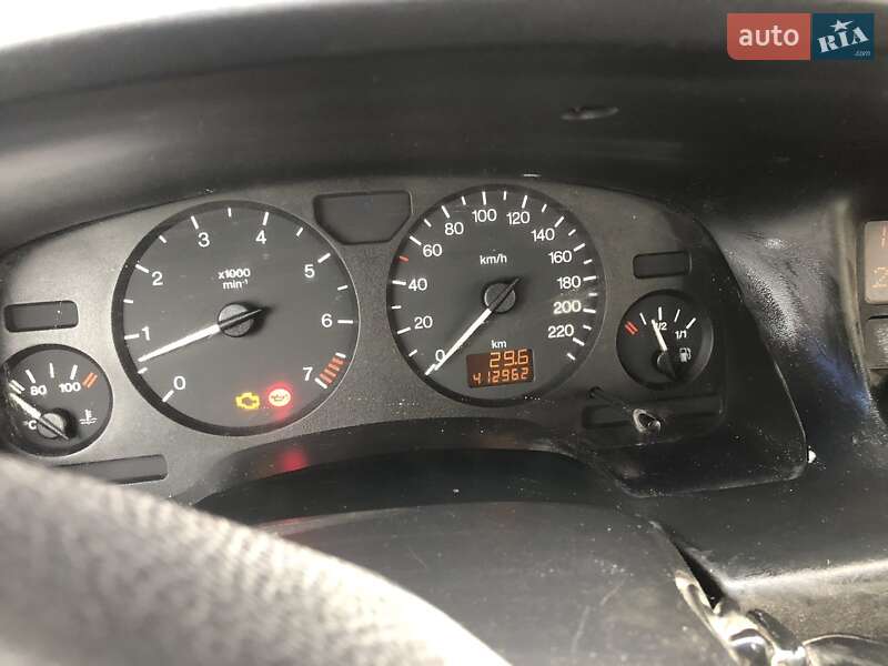 Минивэн Opel Zafira 2000 в Городке