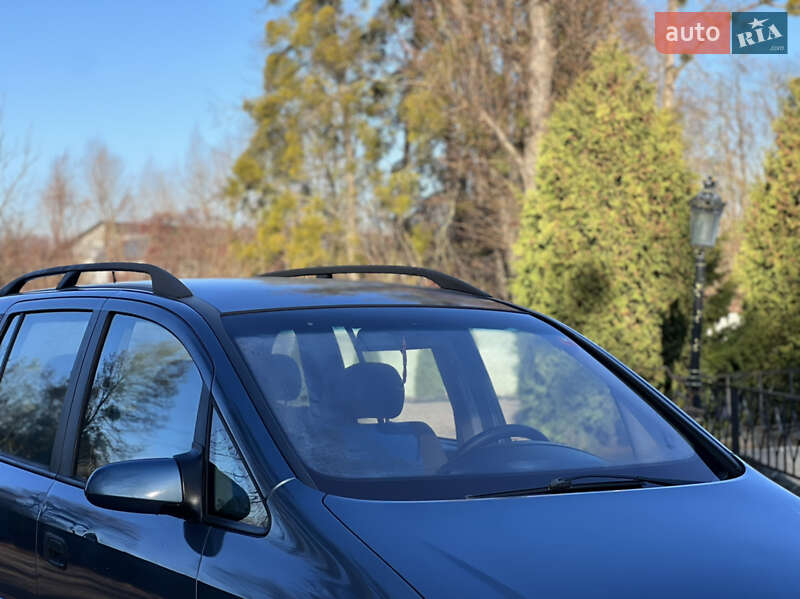 Минивэн Opel Zafira 2000 в Жовкве