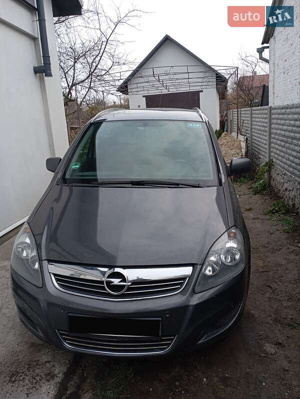 Минивэн Opel Zafira 2011 в Полтаве