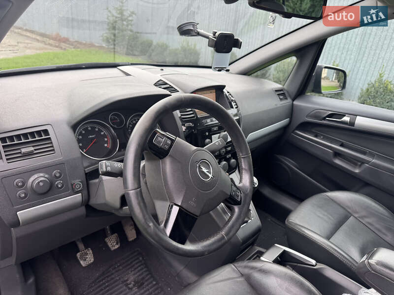 Минивэн Opel Zafira 2009 в Корсуне-Шевченковском