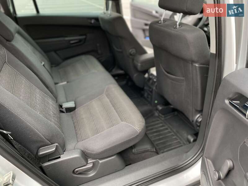 Минивэн Opel Zafira 2011 в Виннице