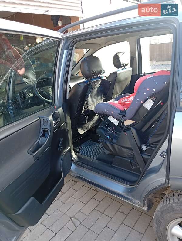 Минивэн Opel Zafira 2004 в Виннице