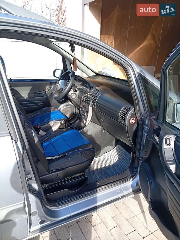 Минивэн Opel Zafira 2004 в Виннице