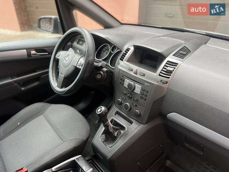 Мінівен Opel Zafira 2006 в Рівному