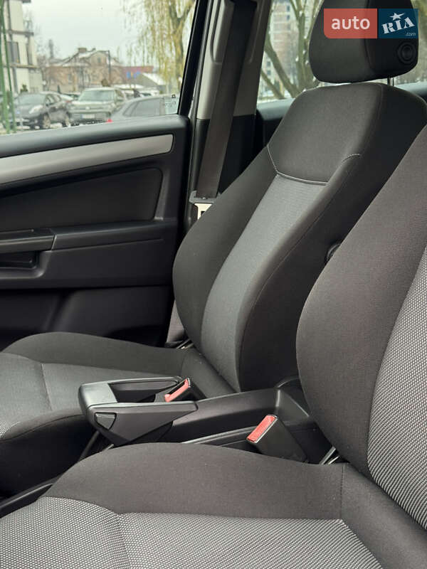 Минивэн Opel Zafira 2011 в Львове фото 29 Минивэн Opel Zafira 2011 в Львове