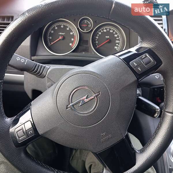 Мінівен Opel Zafira 2010 в Борисполі