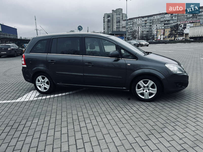 Мінівен Opel Zafira 2010 в Сумах