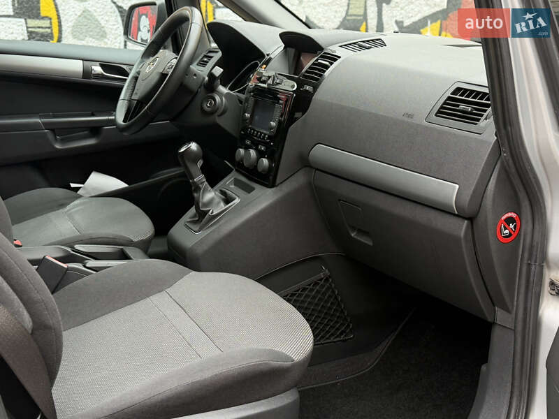 Минивэн Opel Zafira 2014 в Луцке