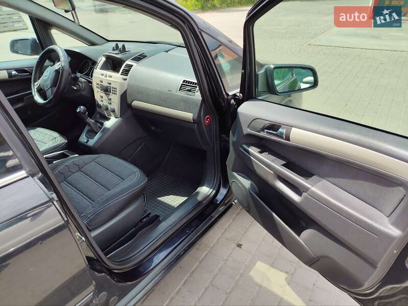 Минивэн Opel Zafira 2008 в Умани