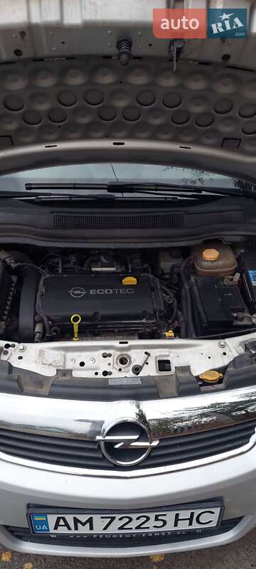 Минивэн Opel Zafira 2006 в Звягеле