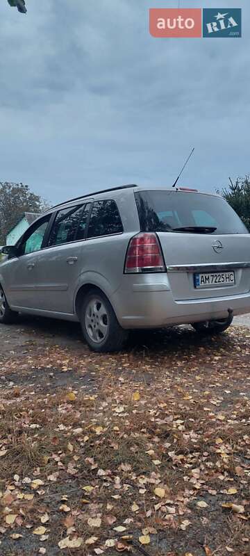 Минивэн Opel Zafira 2006 в Звягеле