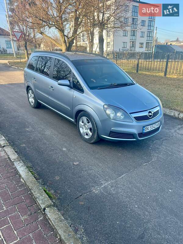 Мінівен Opel Zafira 2007 в Рівному