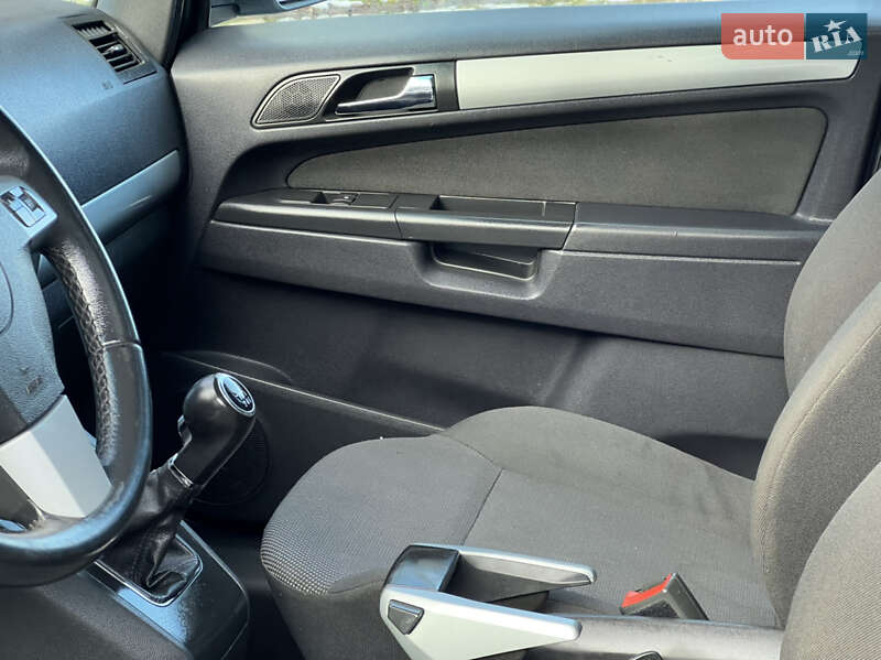 Минивэн Opel Zafira 2009 в Трускавце фото 34 Минивэн Opel Zafira 2009 в Трускавце