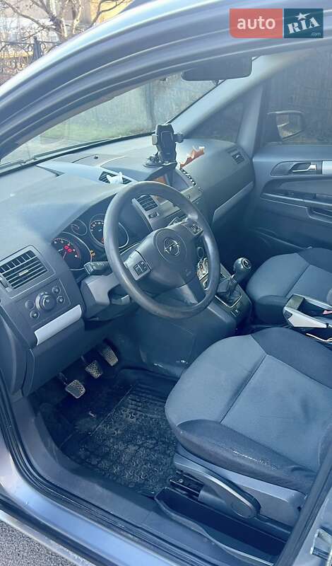 Мінівен Opel Zafira 2007 в Рівному