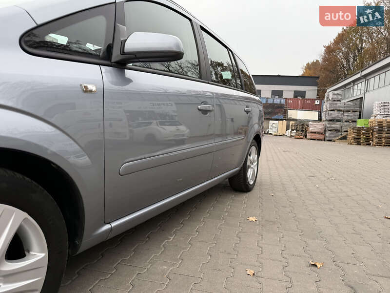 Минивэн Opel Zafira 2009 в Виннице