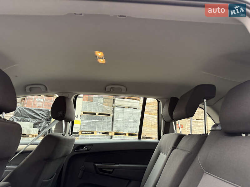 Минивэн Opel Zafira 2009 в Виннице