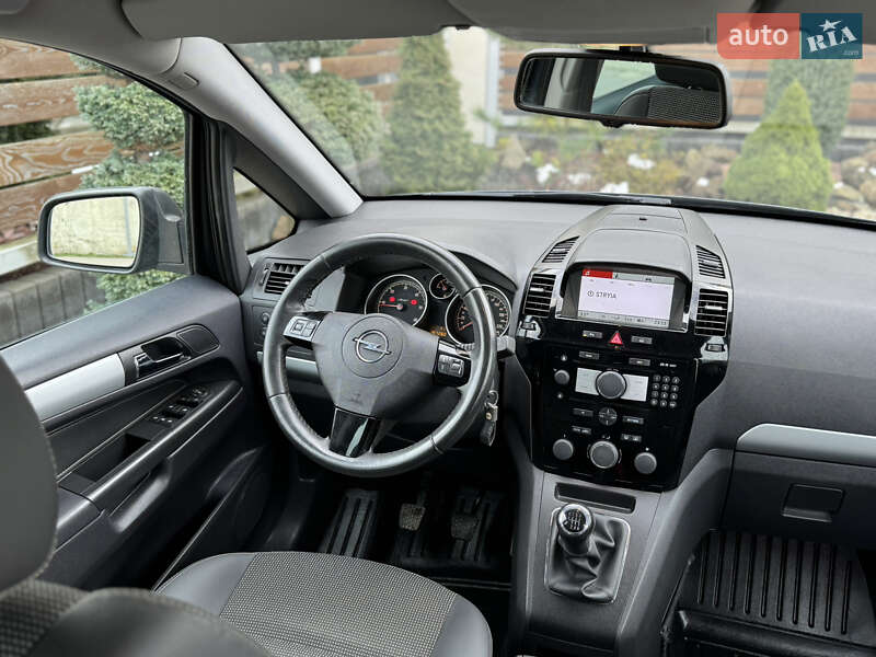 Мінівен Opel Zafira 2011 в Стрию