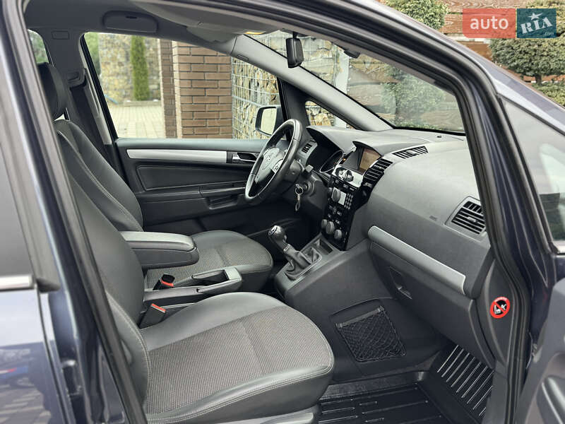 Мінівен Opel Zafira 2011 в Стрию